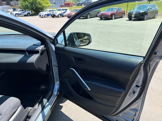 Used 2023 Toyota Corolla Cross AWD Hybrid w/ Moonroof Package image 22