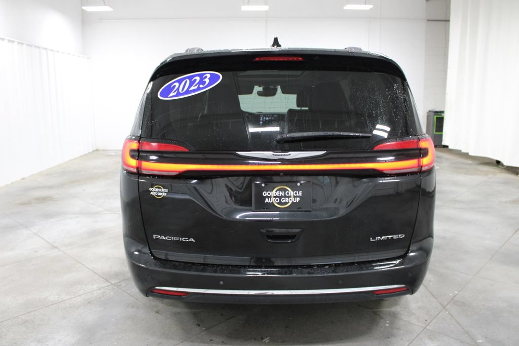 Used 2023 Chrysler Pacifica Limited FWD image 8