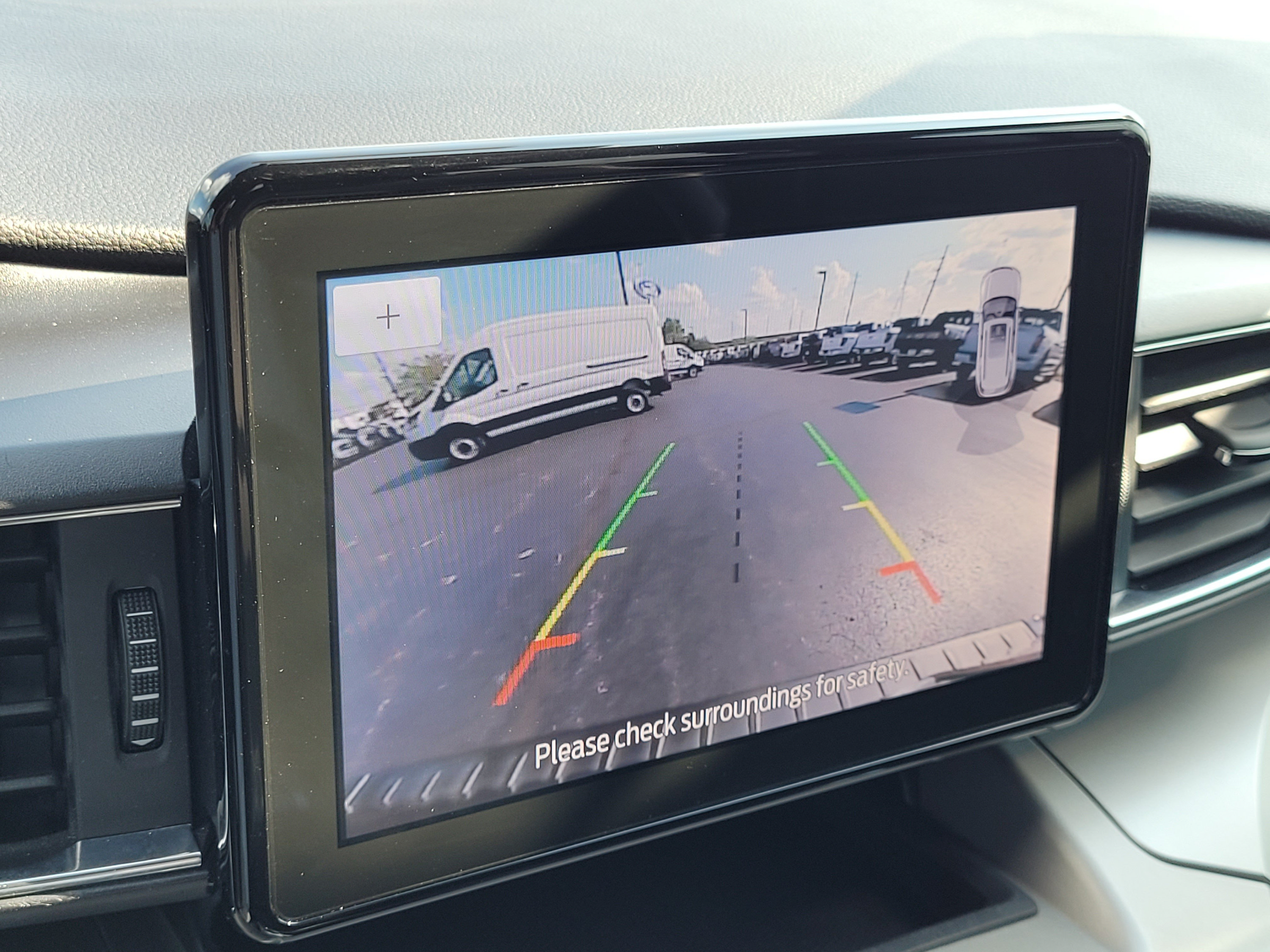 Certified 2022 Ford Explorer XLT w/ Equipment Group 202A AWD/4WD image 21