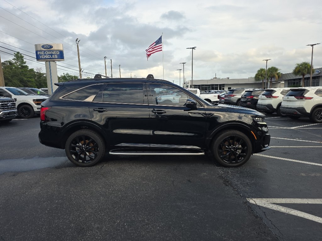 Used 2023 Kia Sorento SX AWD/4WD image 2