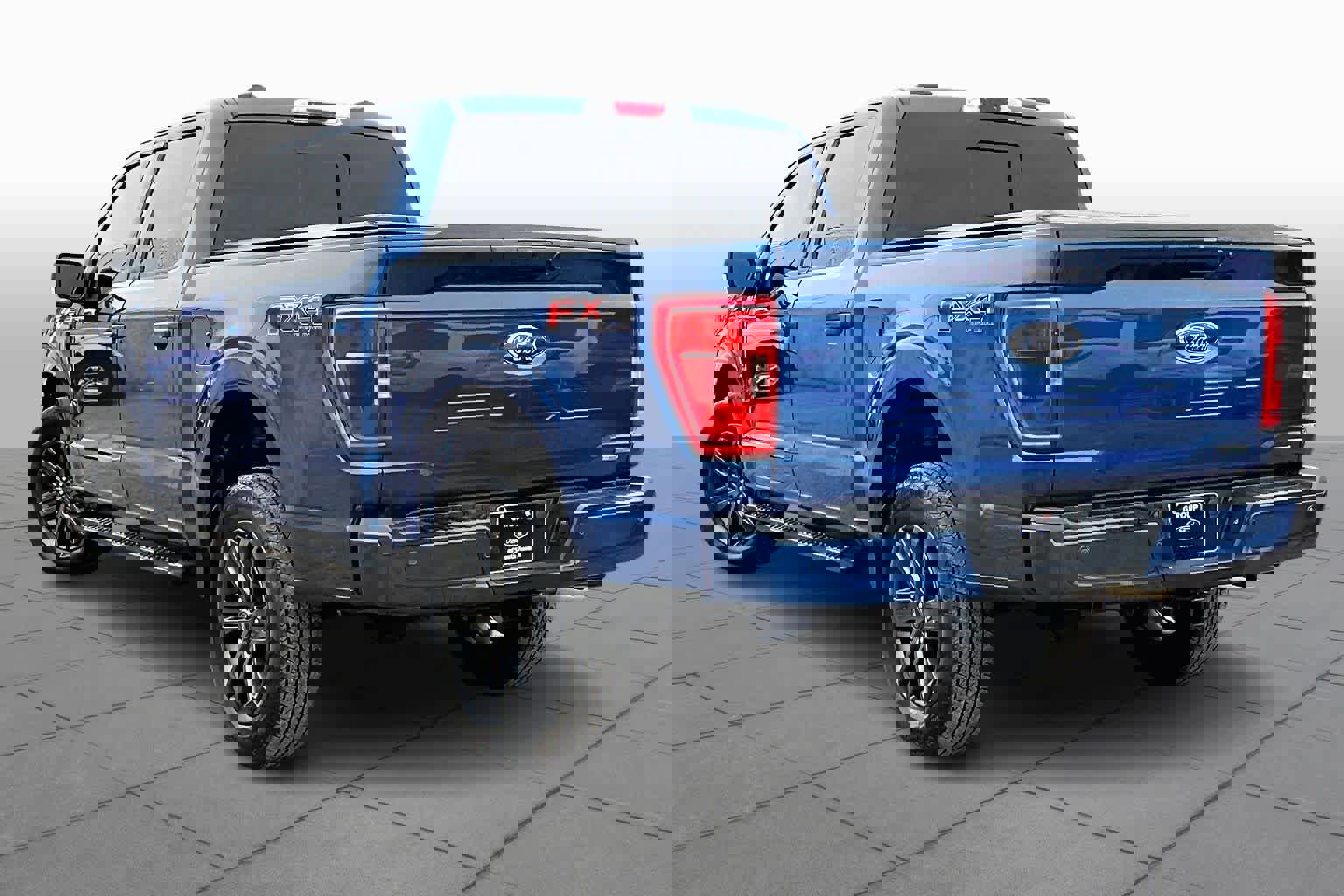 Certified 2022 Ford F150 XLT w/ Equipment Group 302A High image 4