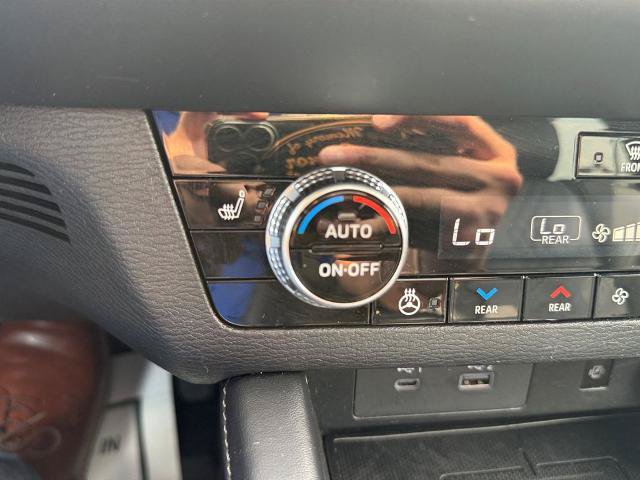 Used 2025 Mitsubishi Outlander 4WD Plug-In Hybrid image 30