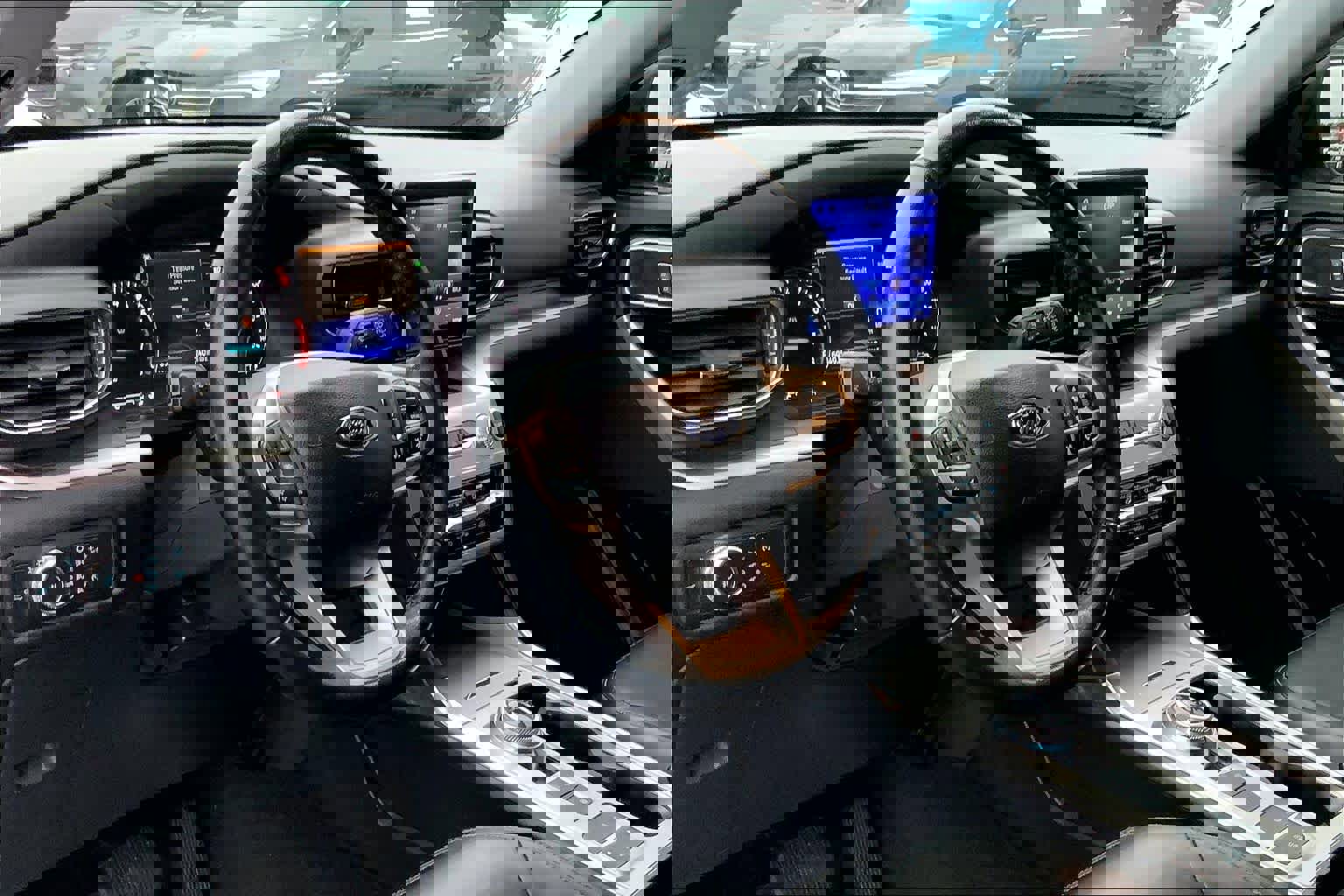 Certified 2022 Ford Explorer XLT w/ Equipment Group 202A image 15