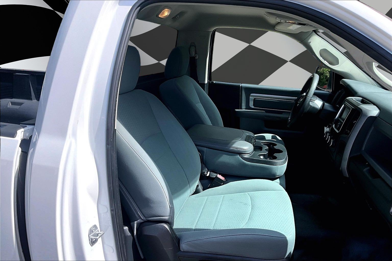 Used 2018 RAM 1500 Express RWD image 9