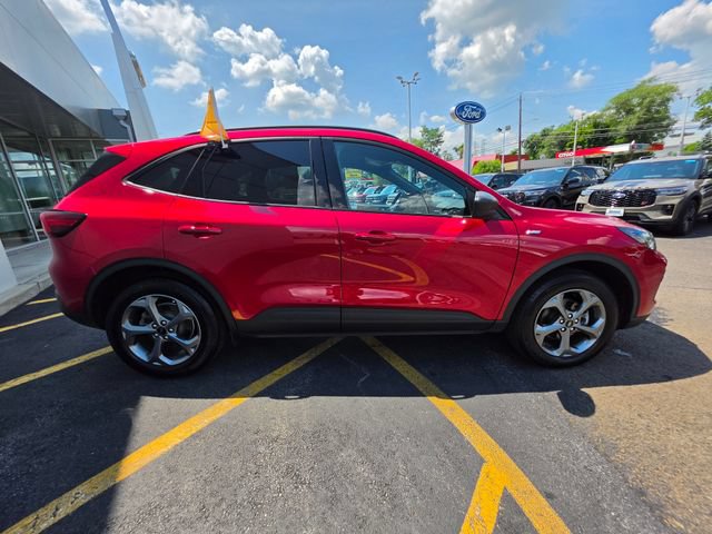Certified 2025 Ford Escape ST-Line w/ Tech Pack #1 AWD/4WD image 9