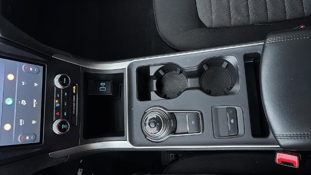 Certified 2024 Ford Edge SE w/ Black Appearance Package image 24