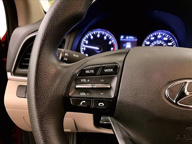 Used 2020 Hyundai Elantra SE FWD image 17