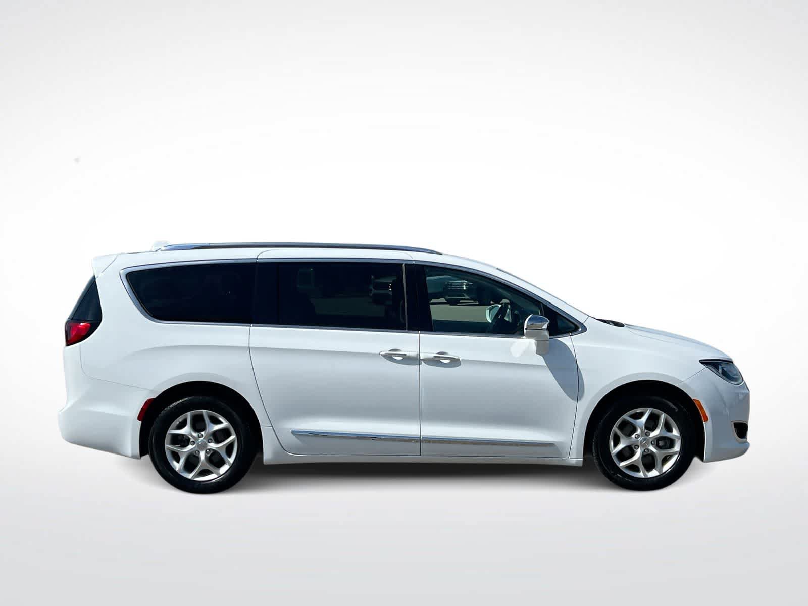 Used 2020 Chrysler Pacifica Limited FWD image 9