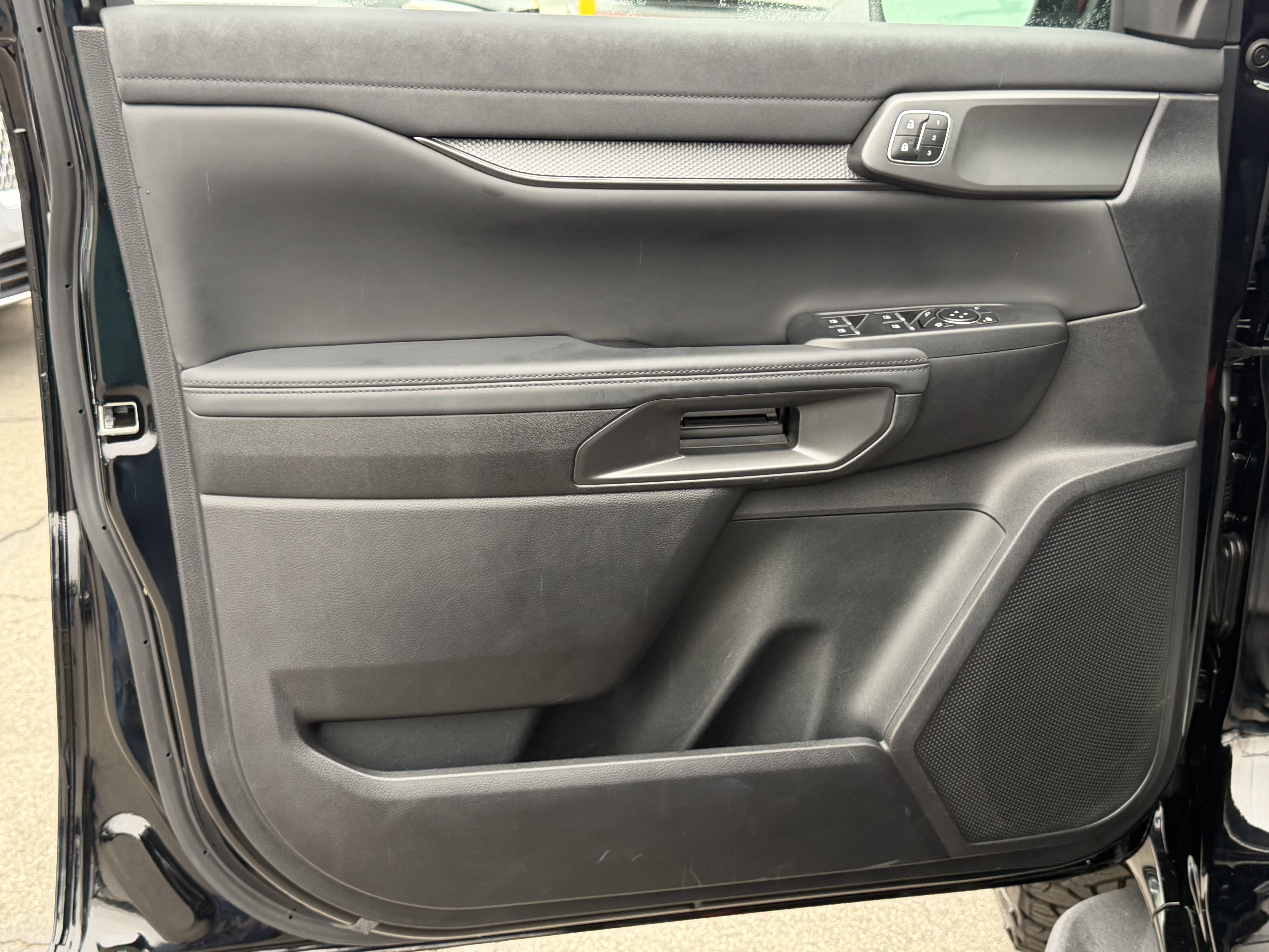 Certified 2025 Ford Ranger Raptor AWD/4WD image 11