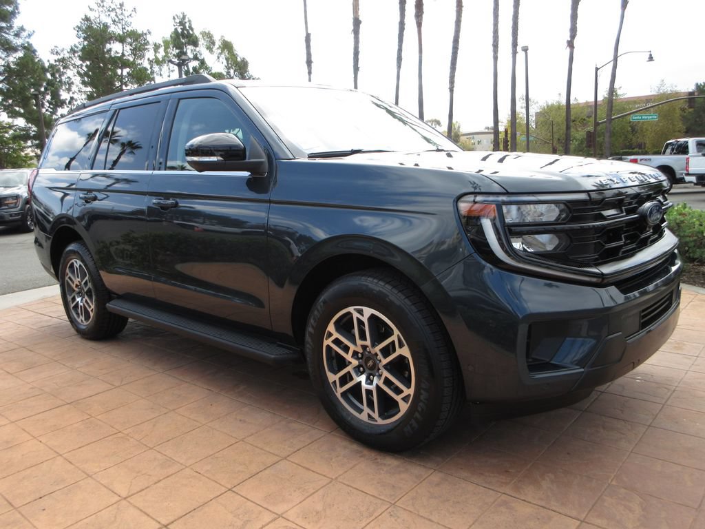 Certified 2025 Ford Expedition Active RWD image 8