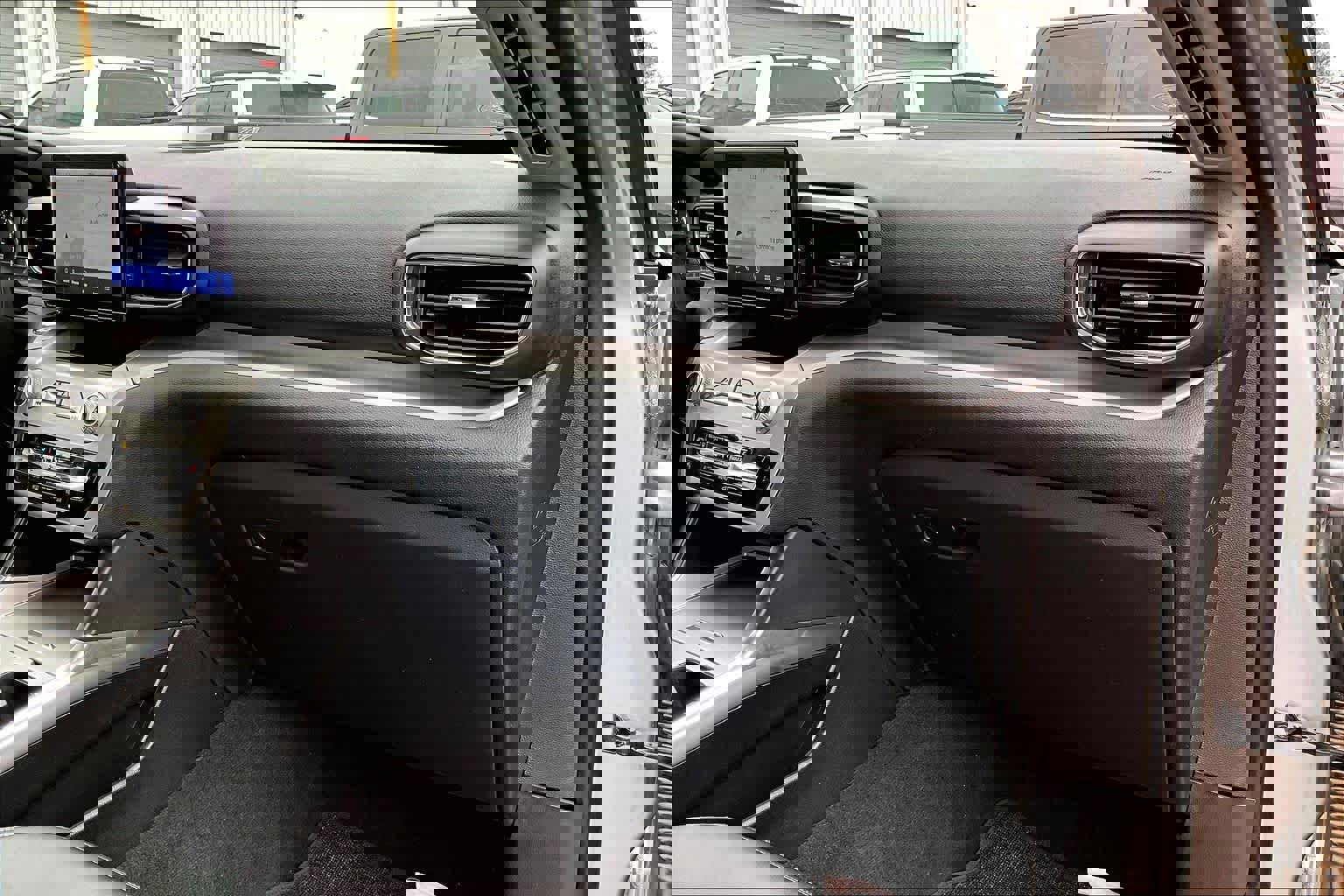 Certified 2022 Ford Explorer XLT w/ Equipment Group 202A image 20