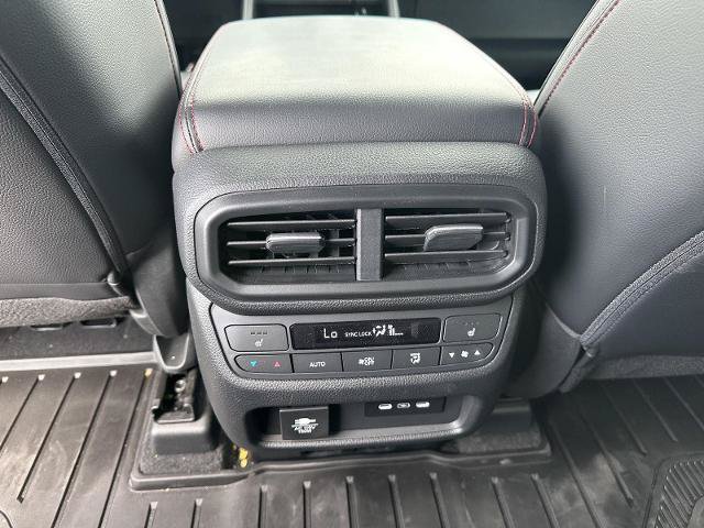 Used 2025 Honda Pilot Black Edition image 22