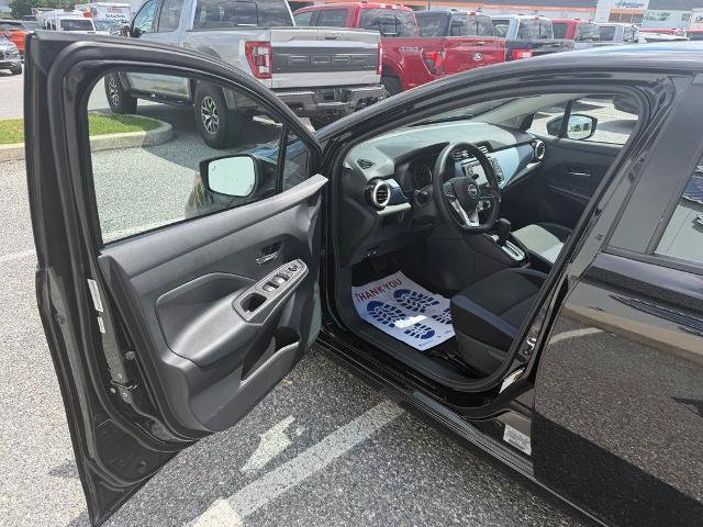 Used 2025 Nissan Versa SV FWD image 10