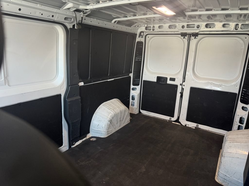 Used 2025 RAM ProMaster 2500 w/ Convenience Group FWD image 13