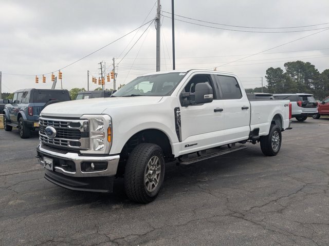Certified 2025 Ford F350 XLT w/ Snow Plow/Camper Package AWD/4WD image 4