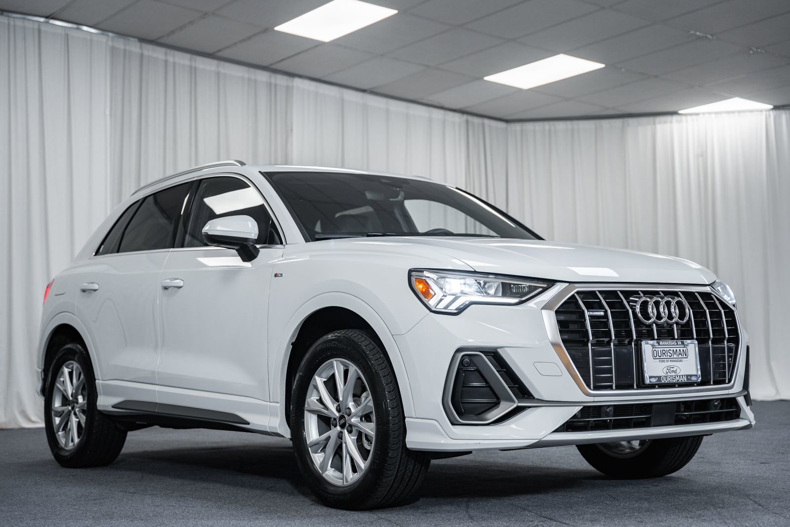 Used 2023 Audi Q3 2.0T Premium Plus w/ Premium Plus Package AWD/4WD image 1