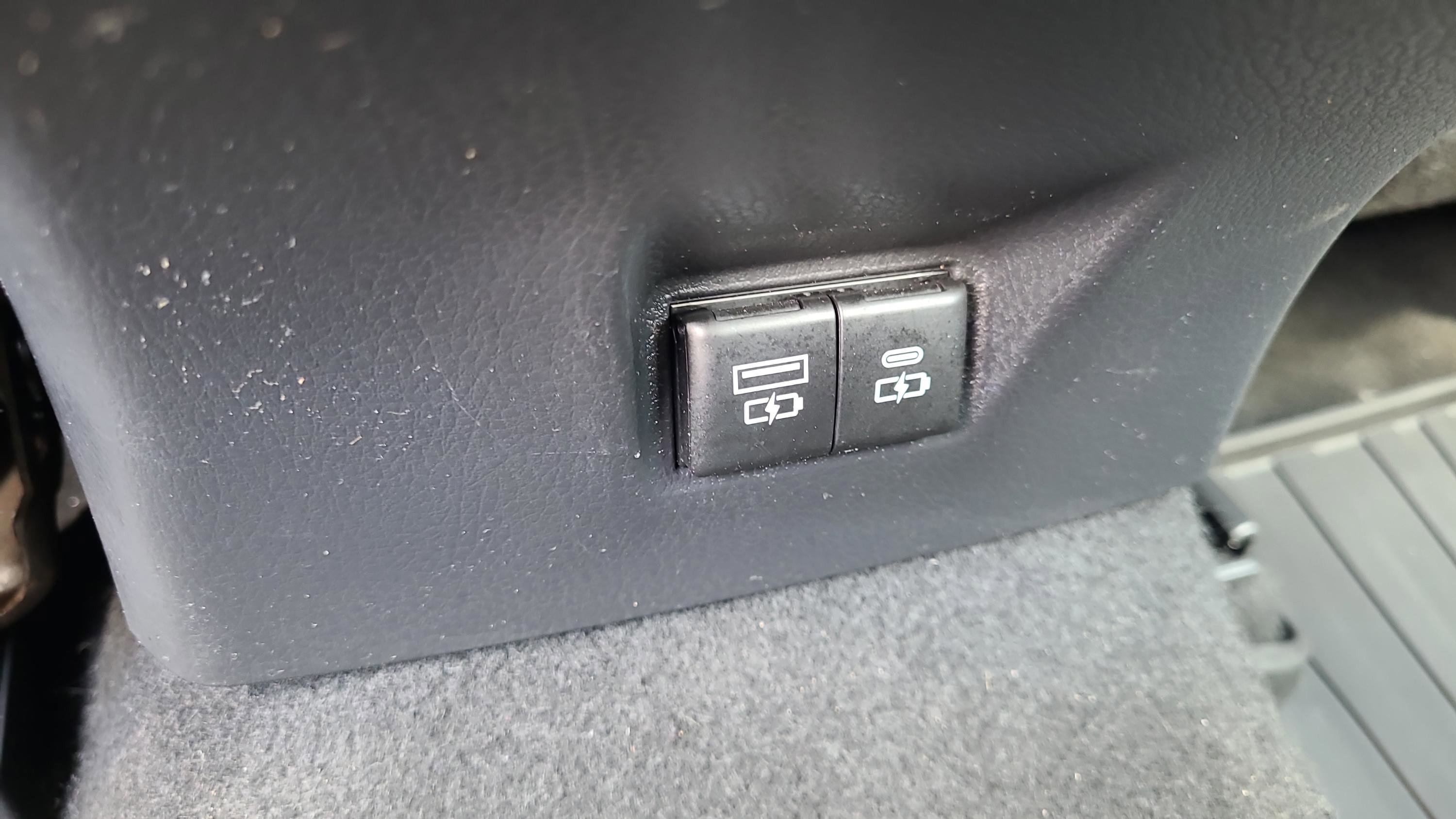 Used 2025 Toyota Camry SE FWD image 16