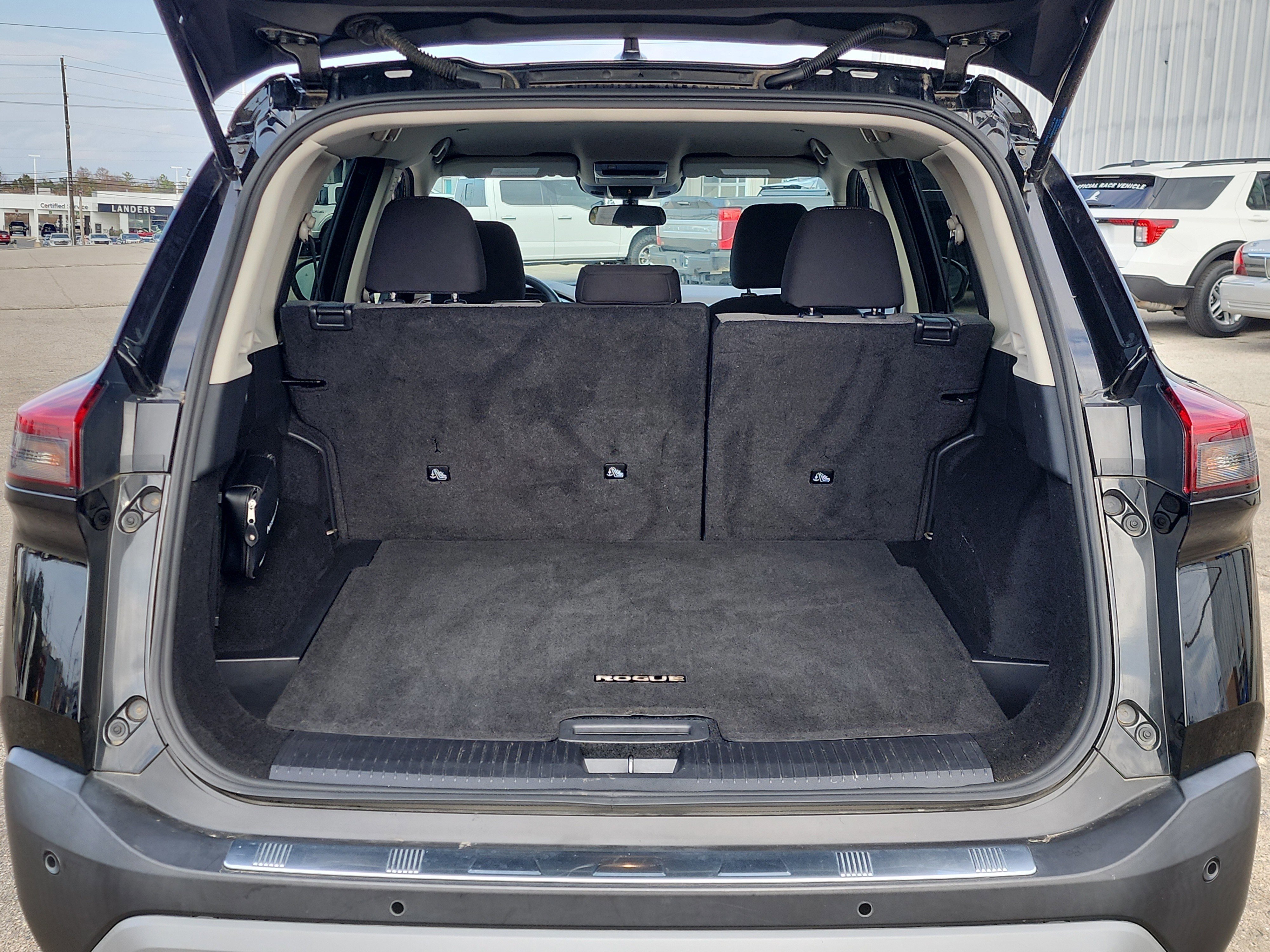 Used 2023 Nissan Rogue SV image 13