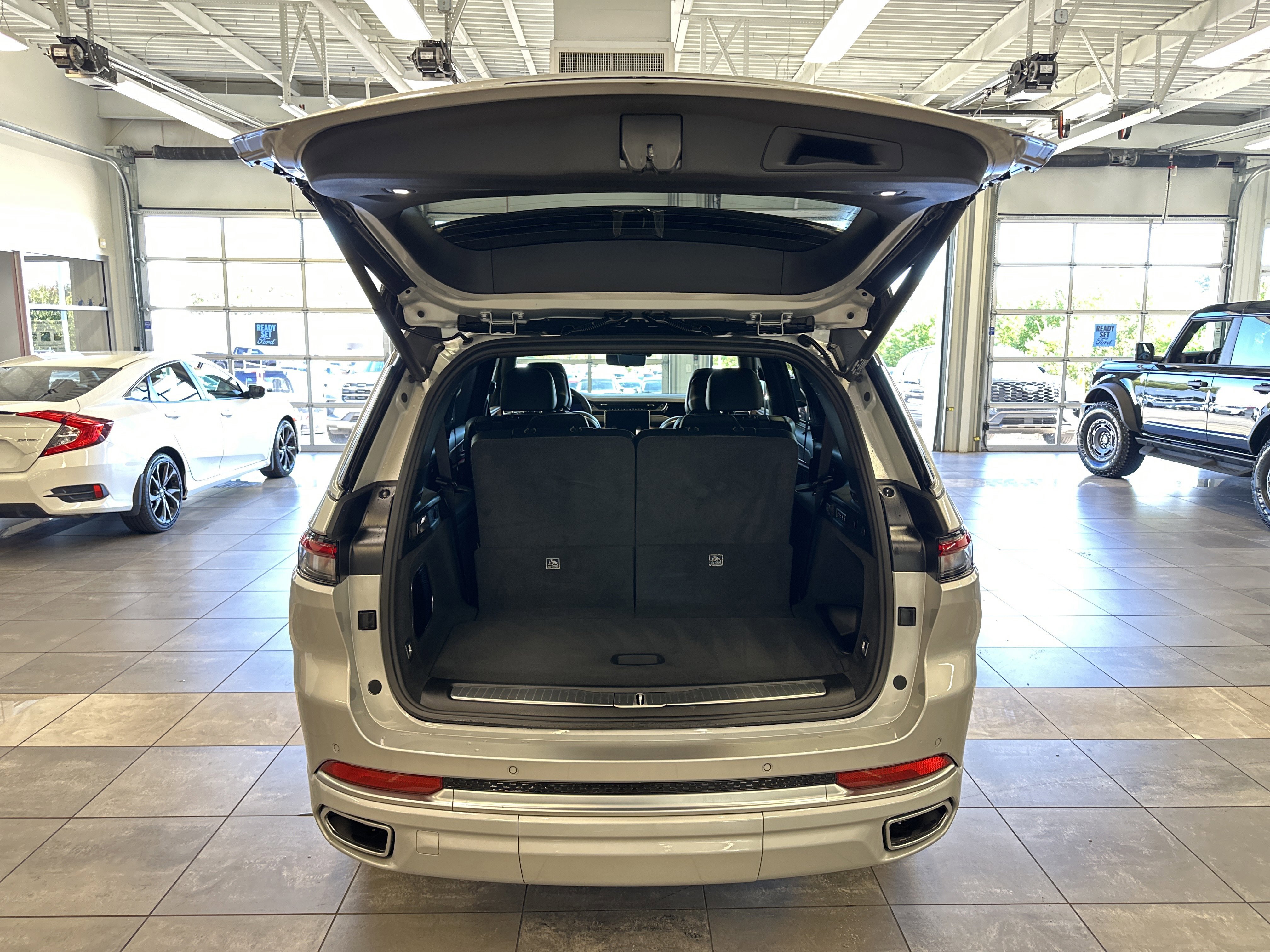 Used 2022 Jeep Grand Cherokee L Summit w/ Advanced Protech Group IV image 33