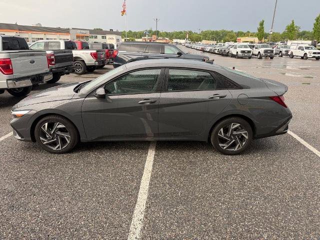 Used 2025 Hyundai Elantra Sport FWD image 5