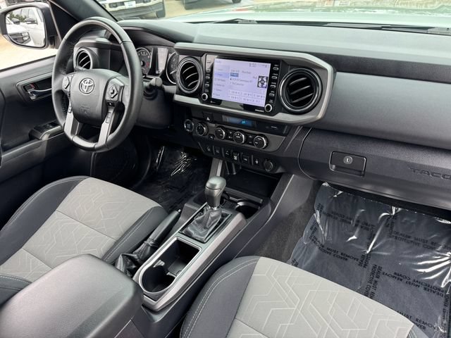 Used 2022 Toyota Tacoma TRD Off-Road w/ Technology Package AWD/4WD image 21