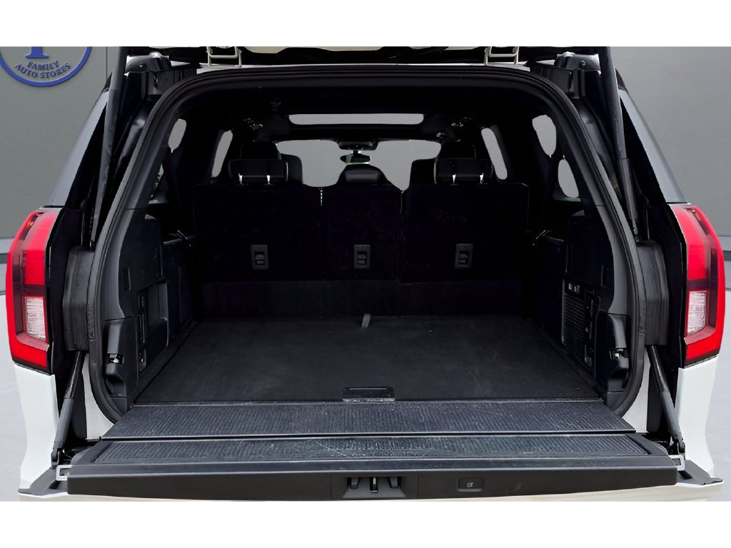 Certified 2025 Ford Expedition Max Platinum w/ Stealth Appearance Package AWD/4WD image 22