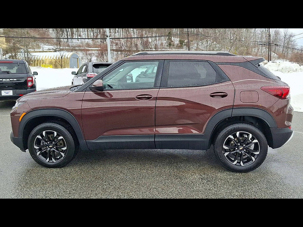 Used 2023 Chevrolet TrailBlazer LT w/ Convenience Package image 2