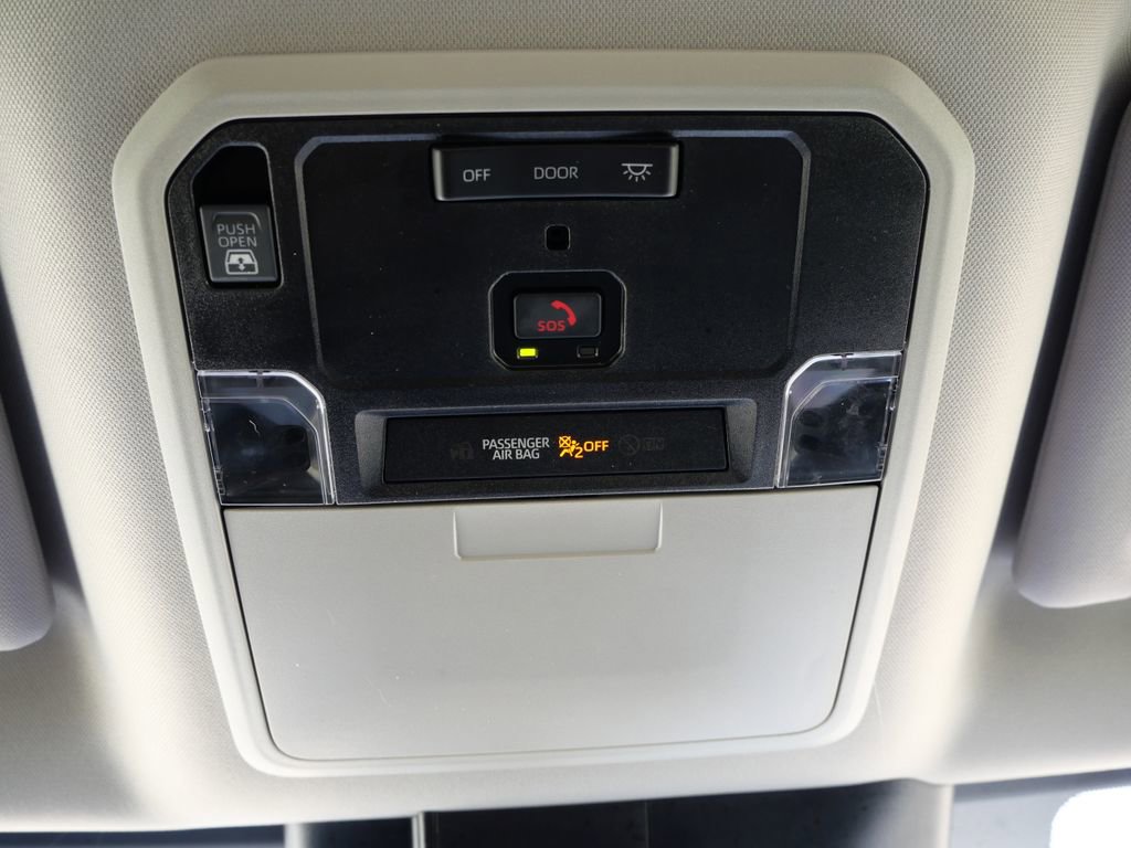 Used 2022 Toyota Tundra SR5 AWD/4WD image 36