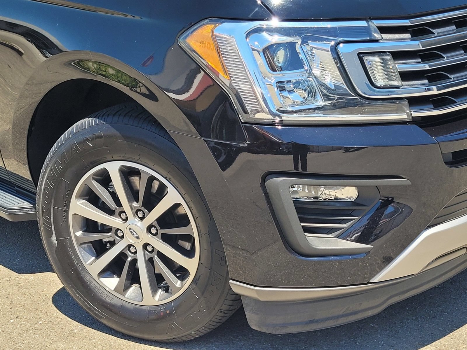 Certified 2018 Ford Expedition XLT w/ Equipment Group 202A RWD image 9