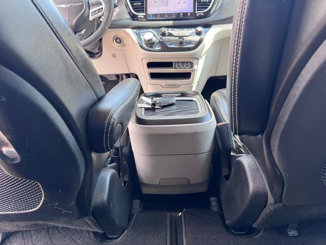 Used 2023 Chrysler Pacifica Touring-L FWD image 22