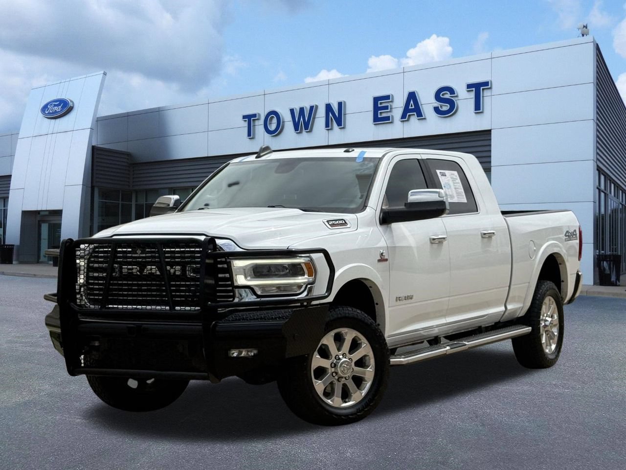 Used 2022 RAM 2500 Laramie AWD/4WD image 1