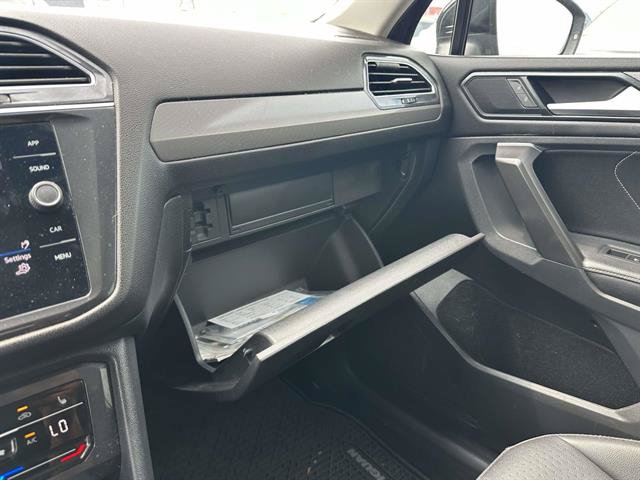 Used 2022 Volkswagen Tiguan SE AWD/4WD image 15