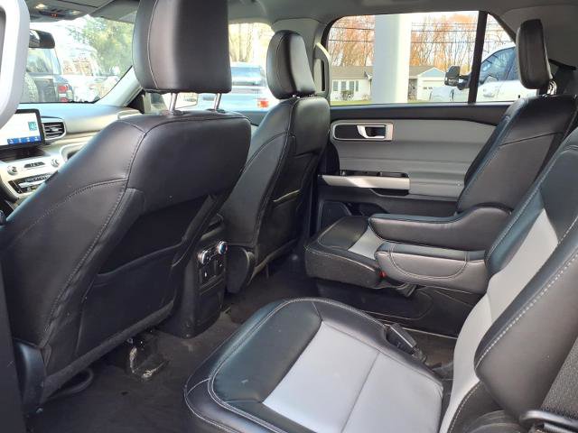 Certified 2022 Ford Explorer XLT w/ Equipment Group 202A image 16