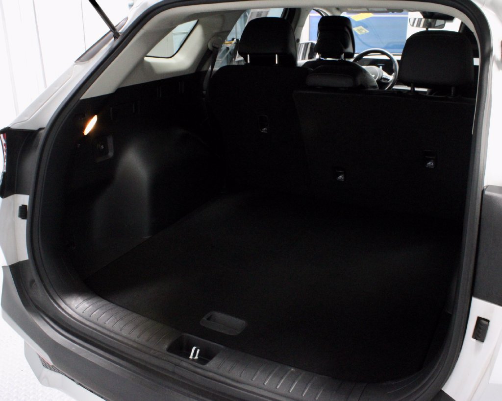Used 2024 Kia Sportage EX AWD/4WD image 16