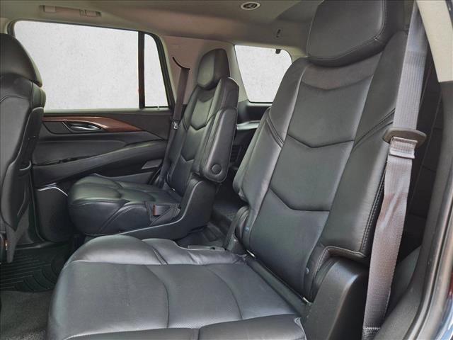 Used 2018 Cadillac Escalade Premium Luxury RWD image 21