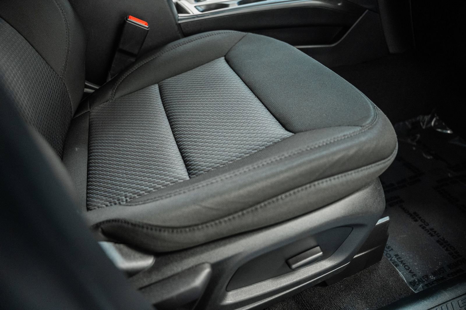 Certified 2022 Ford Explorer XLT image 40