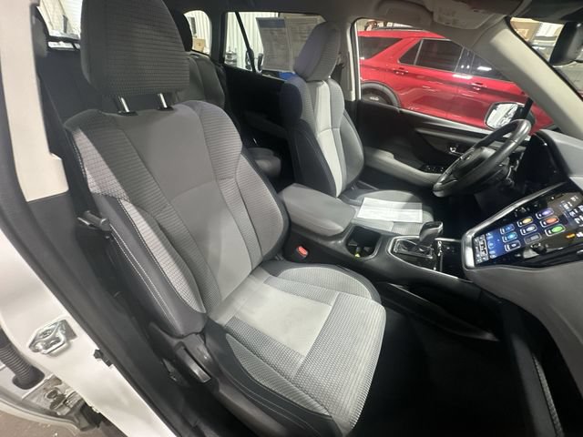 Used 2023 Subaru Outback Premium AWD/4WD image 32