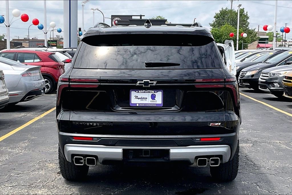 Used 2025 Chevrolet Traverse Z71 w/ Enhanced Driving Package AWD/4WD image 3