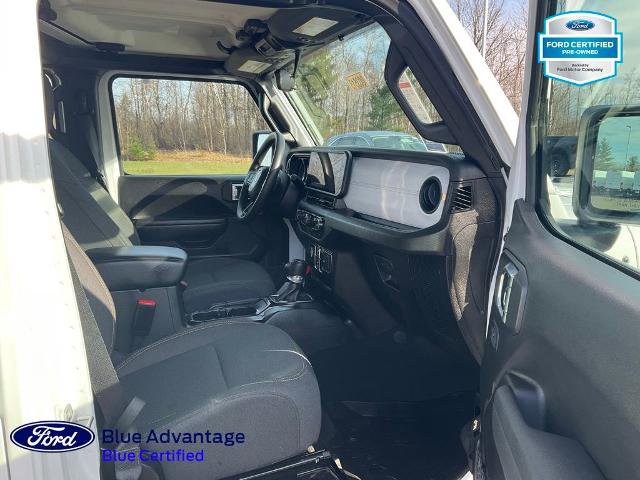 Used 2025 Jeep Gladiator Sport AWD/4WD image 4