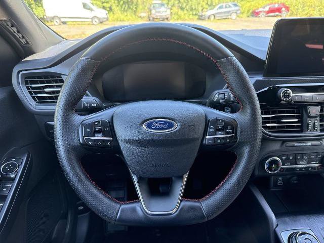 Certified 2025 Ford Escape ST-Line Select AWD/4WD image 14