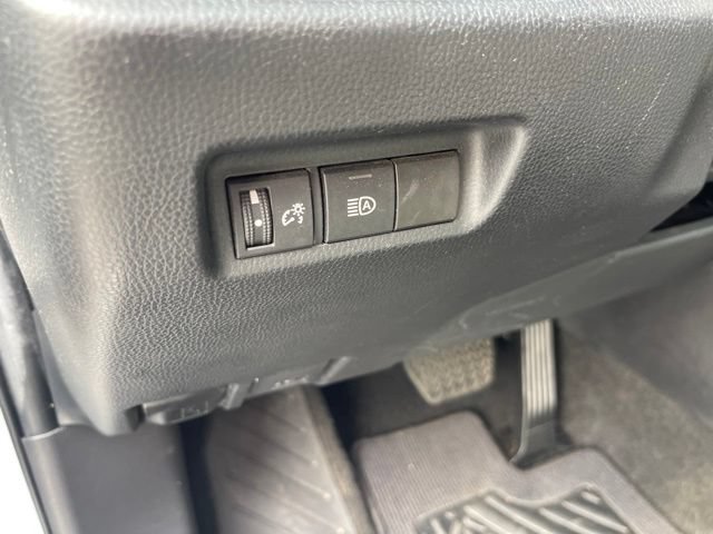 Used 2022 Toyota RAV4 XLE AWD/4WD image 15