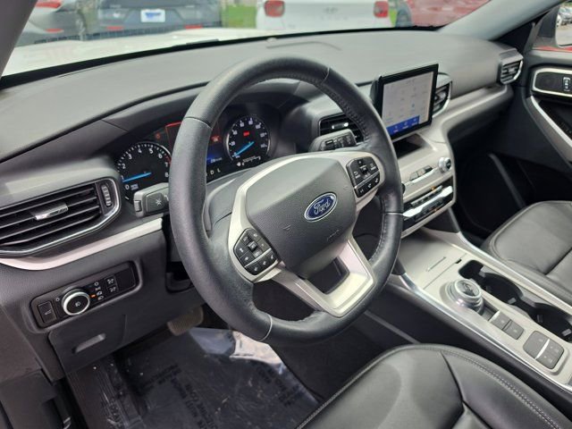 Certified 2023 Ford Explorer XLT w/ Equipment Group 202A RWD image 20