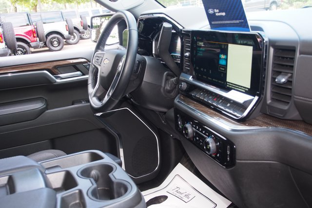 Used 2023 Chevrolet Silverado 1500 LT AWD/4WD image 11