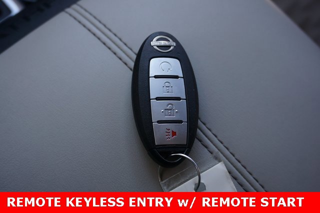 Used 2022 Nissan Pathfinder SV image 15