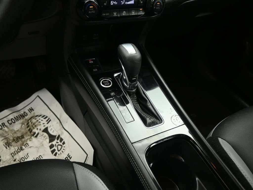 Used 2023 Nissan Kicks SR w/ SR Premium Package FWD image 17