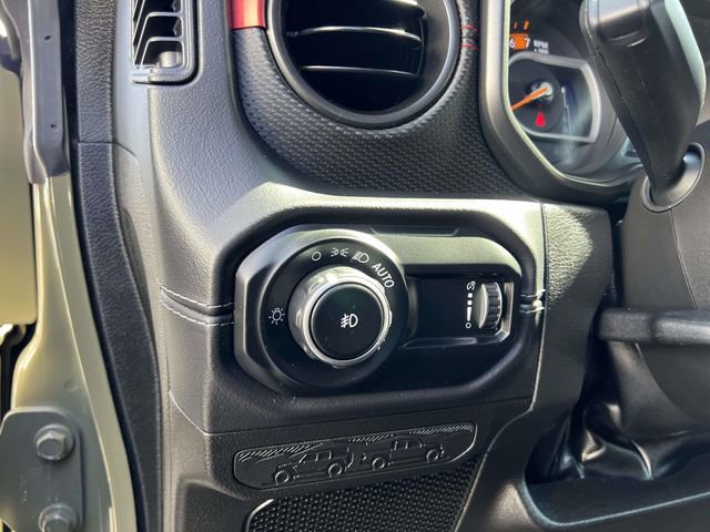 Used 2025 Jeep Wrangler Rubicon w/ Convenience Group image 14