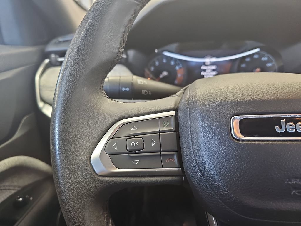 Used 2024 Jeep Compass Latitude AWD/4WD image 16