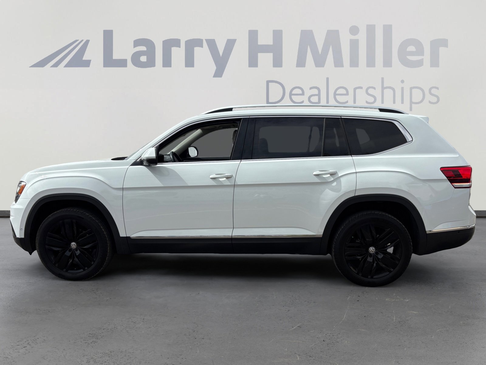 Used 2019 Volkswagen Atlas SEL Premium AWD/4WD image 2