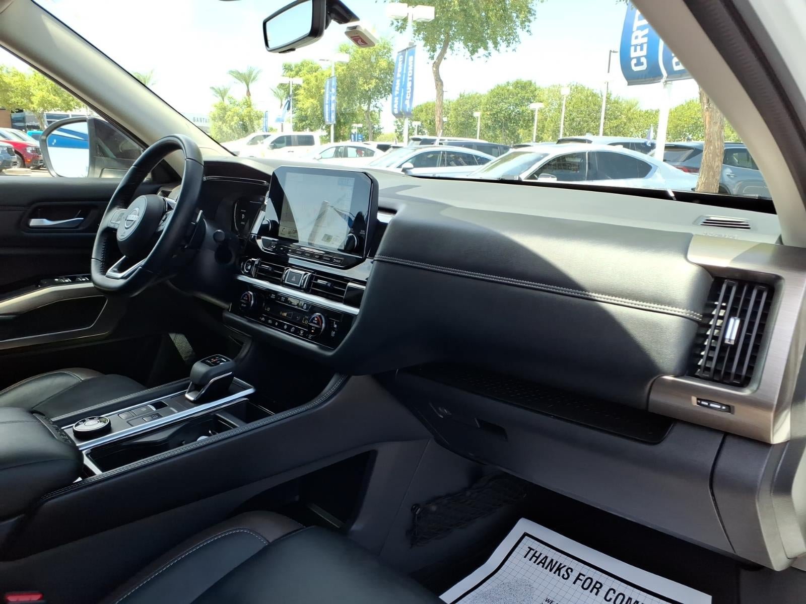 Used 2024 Nissan Pathfinder Platinum AWD/4WD image 10