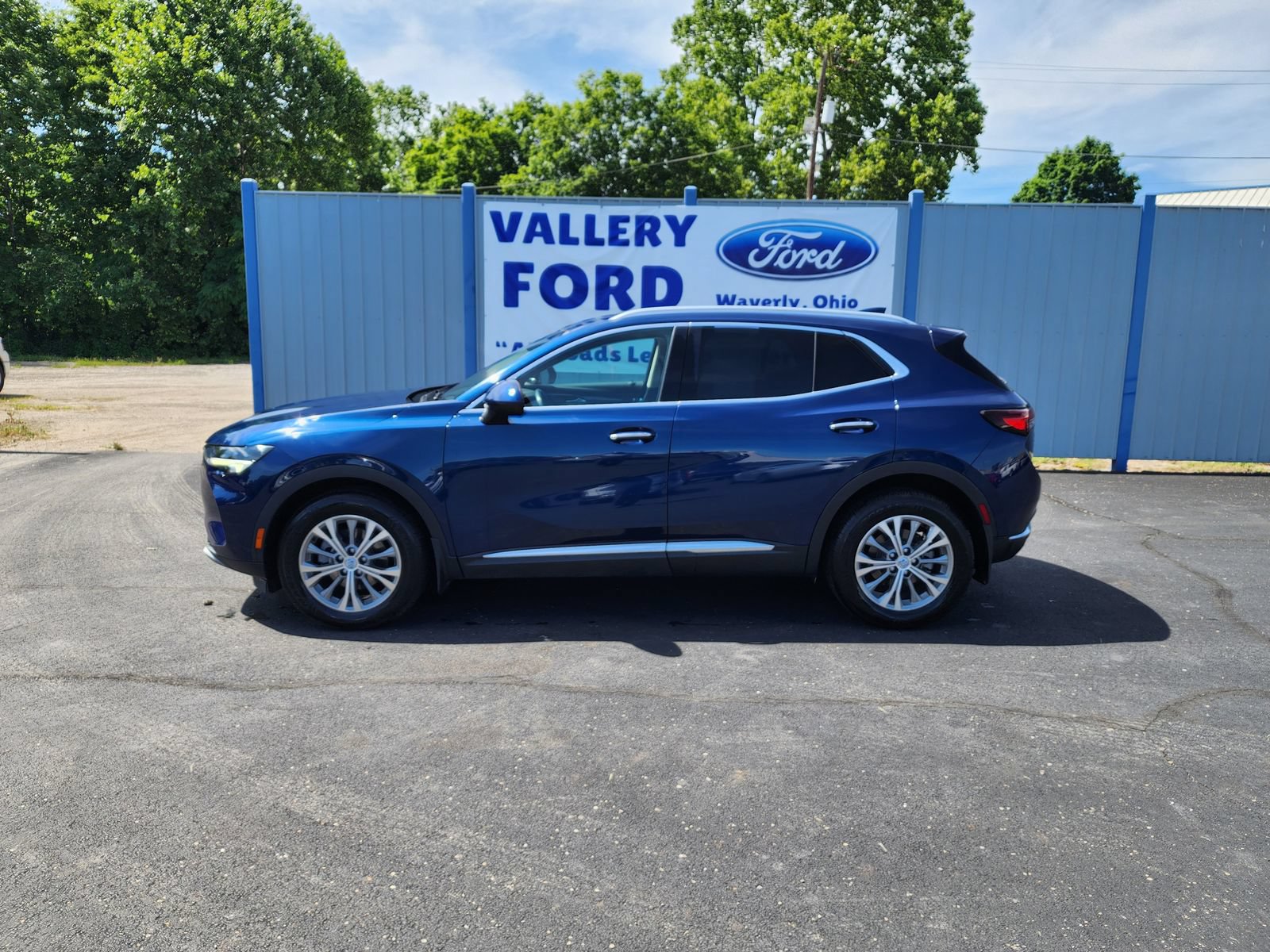 Used 2022 Buick Envision Preferred FWD image 2